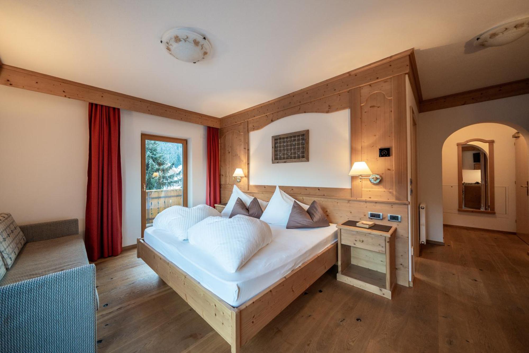 Hotel Christoph Olang Екстер'єр фото