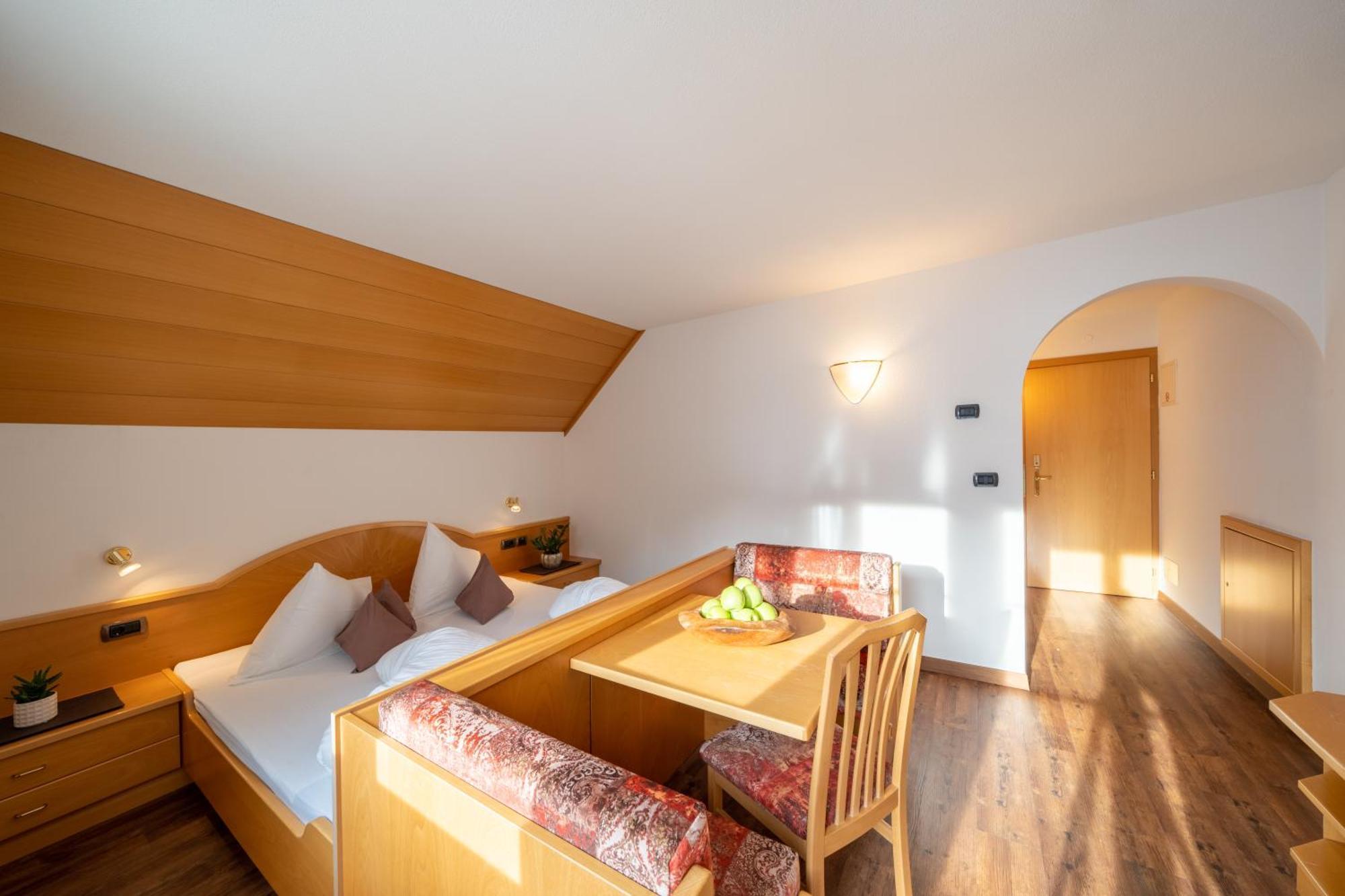 Hotel Christoph Olang Екстер'єр фото
