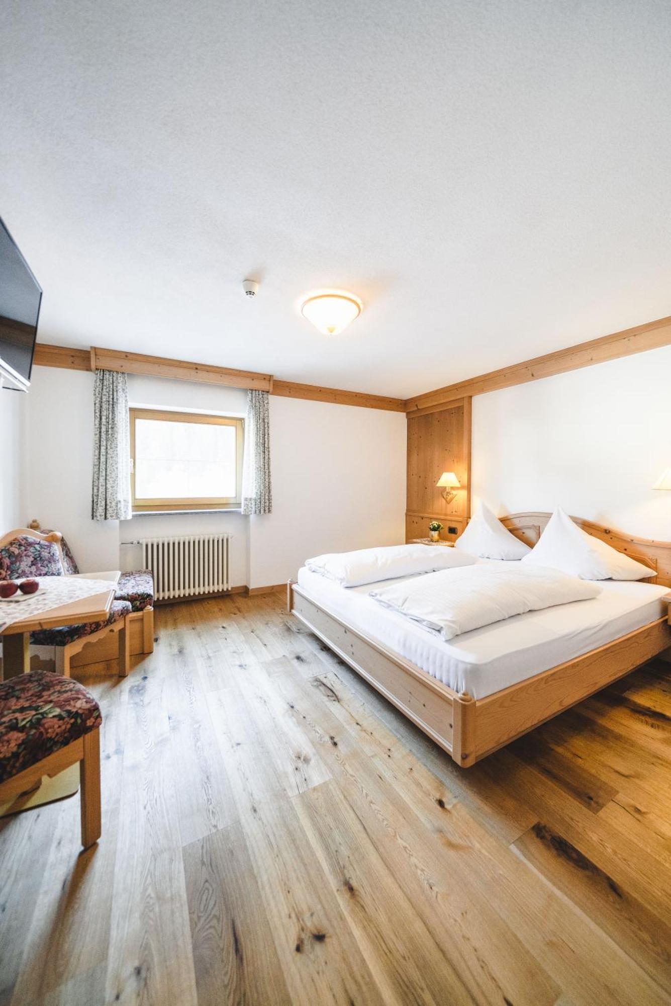 Hotel Christoph Olang Екстер'єр фото