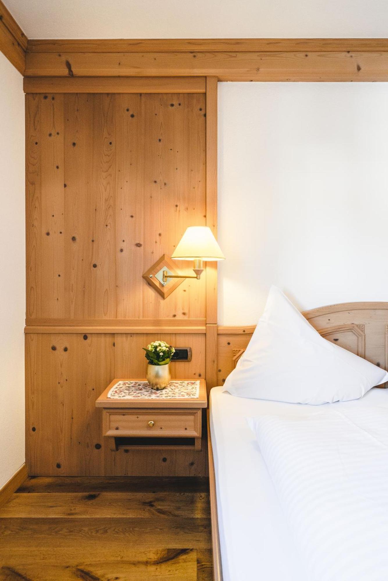 Hotel Christoph Olang Екстер'єр фото