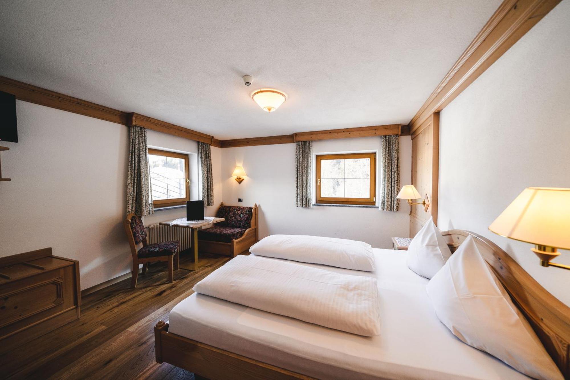 Hotel Christoph Olang Екстер'єр фото